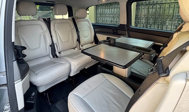 transport van 7 locuri