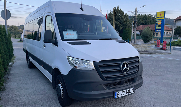 inchirere microbuz 20 locuri